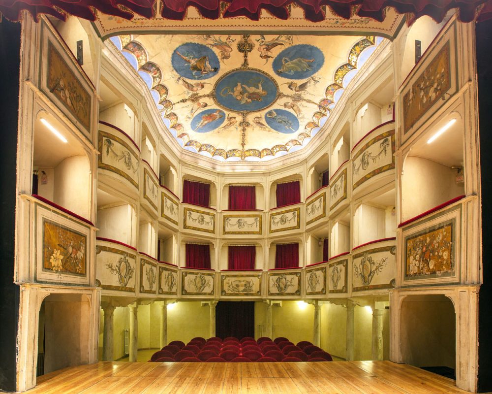 MONTE CASTELLO di VIBIO - Affreschi Teatro della Concordia